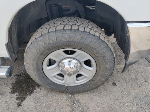 Used 2020 RAM 3500 Tradesman w/ Chrome Appearance Group image 3