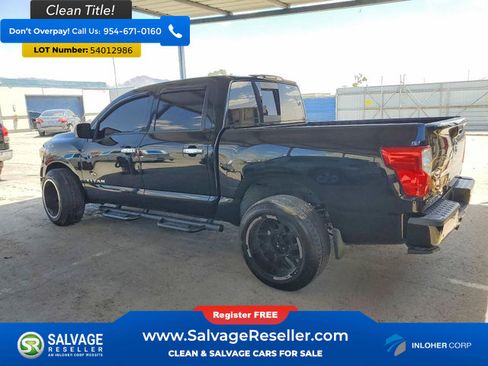 Used 2021 Nissan Titan SV w/ SV Convenience Package RWD image 3