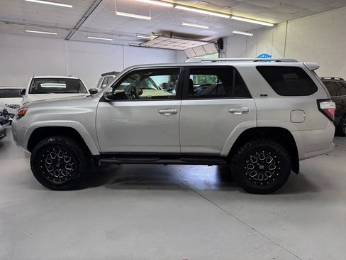 Used 2016 Toyota 4Runner SR5 Premium AWD/4WD image 6
