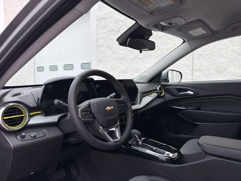 New 2026 Chevrolet Trax LT w/ Driver Confidence Package FWD image 9