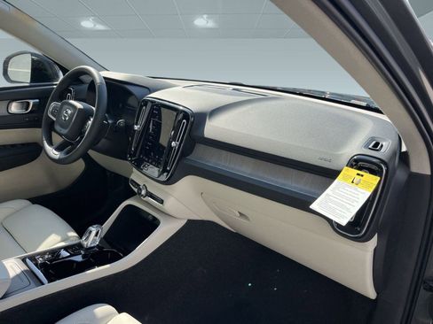 Certified 2026 Volvo XC40 B5 Plus w/ Protection Package Premier image 29