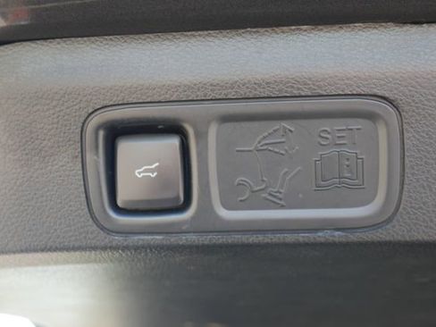 Used 2021 Ford Expedition Limited AWD/4WD image 12