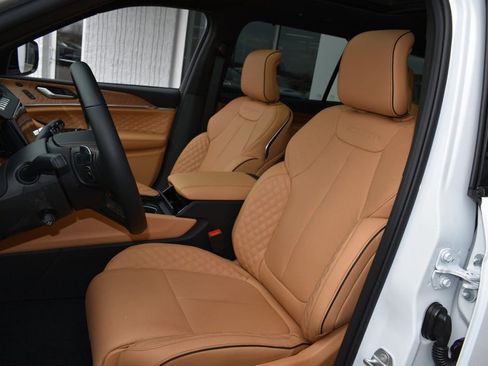 New 2026 Jeep Grand Cherokee L Summit AWD/4WD image 13