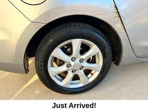 Used 2011 MAZDA MAZDA3 i Touring image 12