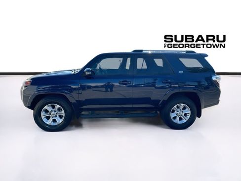 Used 2020 Toyota 4Runner SR5 Premium w/ Moonroof Package RWD image 4