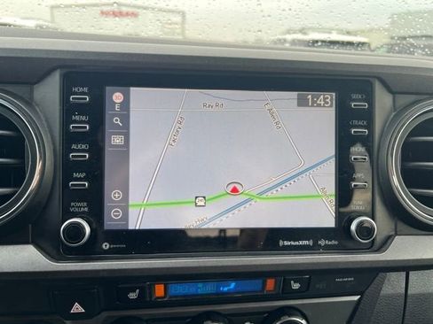 Used 2020 Toyota Tacoma TRD Off-Road image 17