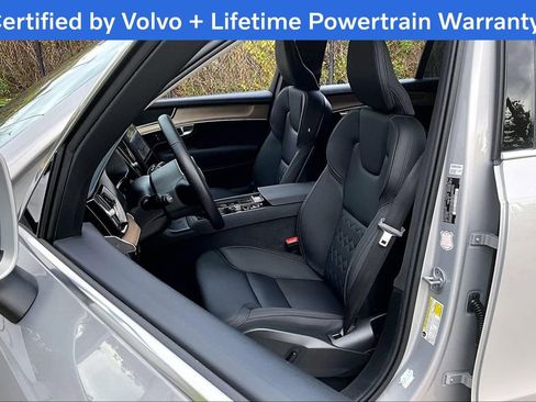 Certified 2025 Volvo XC90 B6 Plus image 31