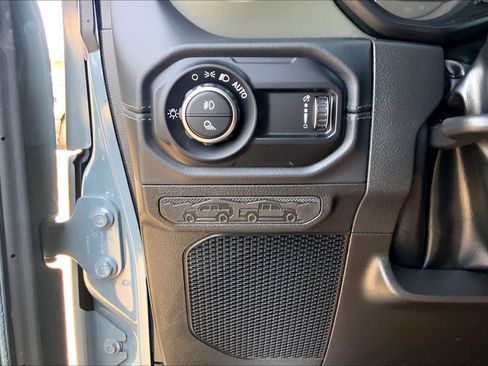 Used 2024 Jeep Gladiator Mojave w/ Safety Group AWD/4WD image 36