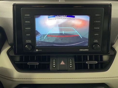 Used 2022 Toyota RAV4 XLE Premium image 20