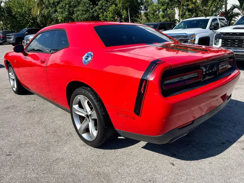 Used 2016 Dodge Challenger SXT image 5