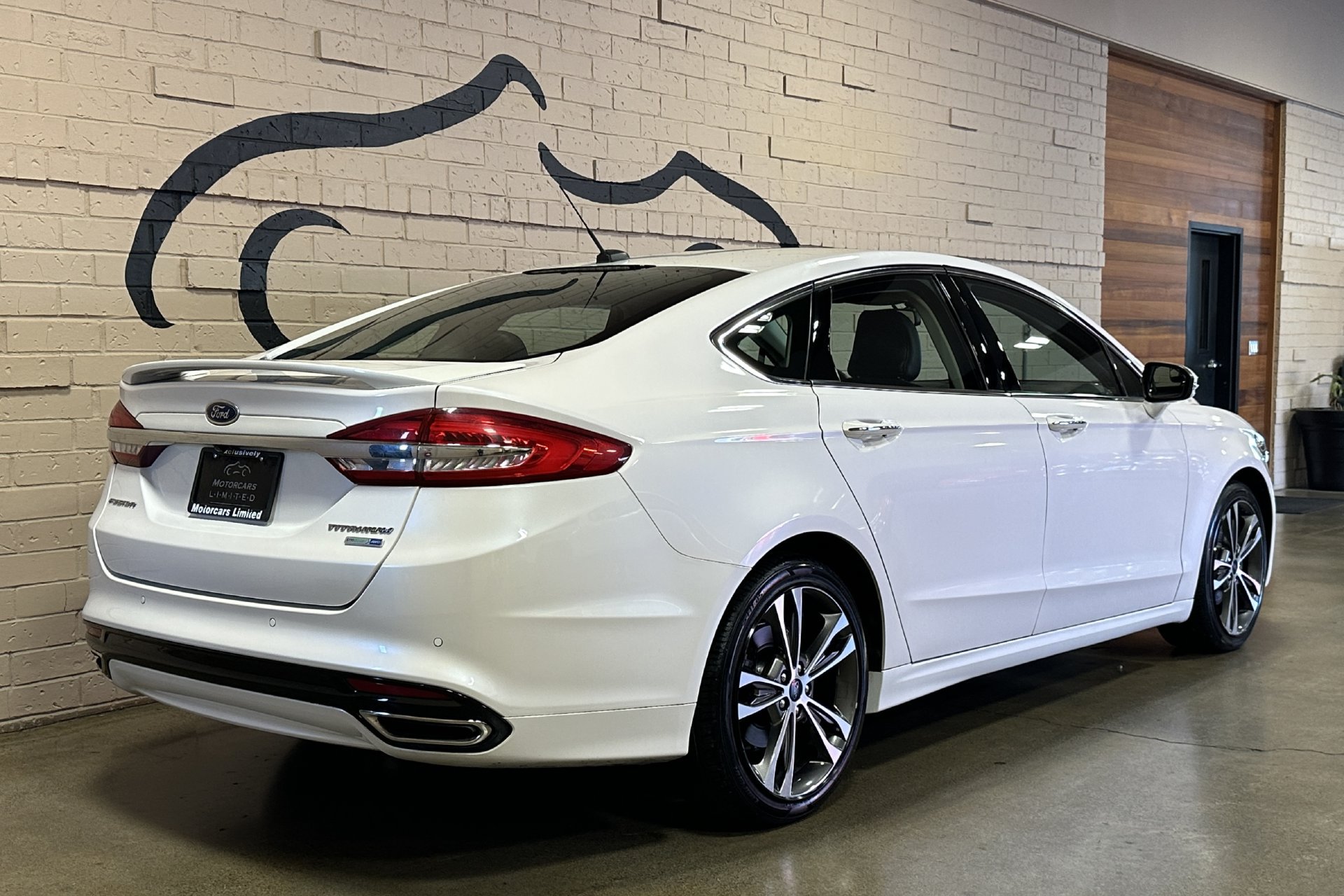 Used 2018 Ford Fusion Titanium AWD/4WD image 4