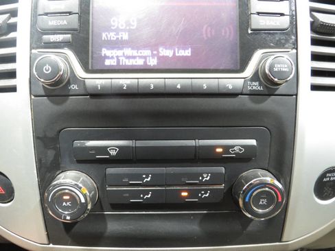 Used 2017 Nissan Frontier SV RWD image 15