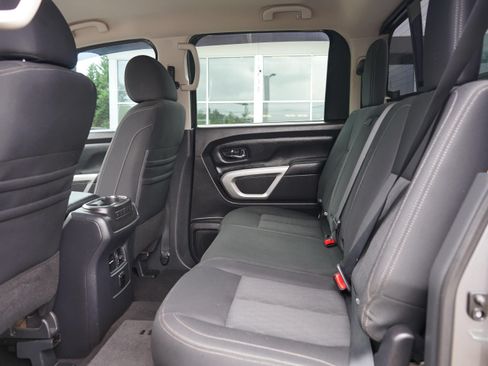 Used 2017 Nissan Titan SV AWD/4WD image 16