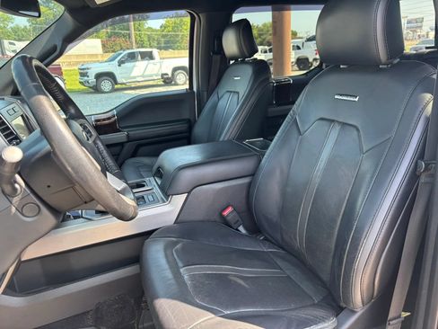 Used 2016 Ford F150 Platinum w/ Equipment Group 701A Luxury RWD image 13