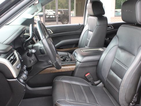 Used 2018 GMC Yukon Denali w/ Open Road Package AWD/4WD image 14