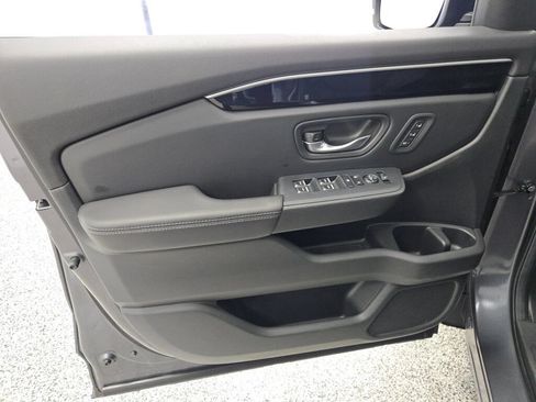 Used 2025 Honda Pilot Touring image 23