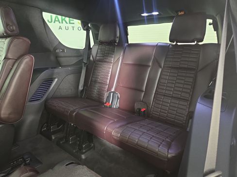 Used 2023 Cadillac Escalade Premium Luxury Platinum AWD/4WD image 13