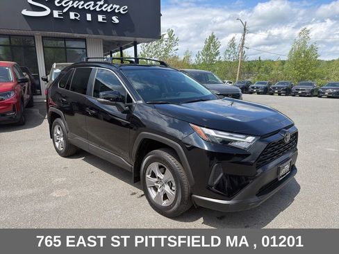 Used 2025 Toyota RAV4 XLE w/ Convenience Package AWD/4WD image 10