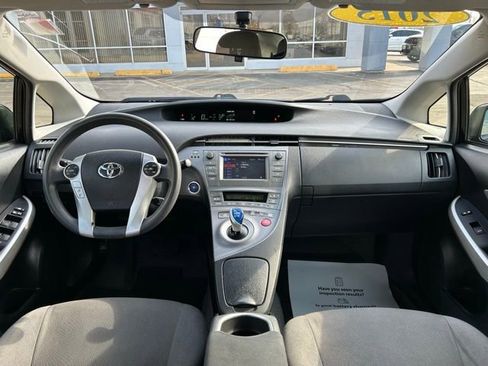 Used 2015 Toyota Prius Two image 21