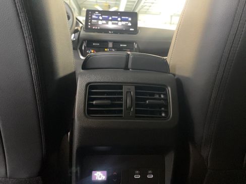 Used 2025 Nissan Rogue SL w/ Tech Package AWD/4WD image 17