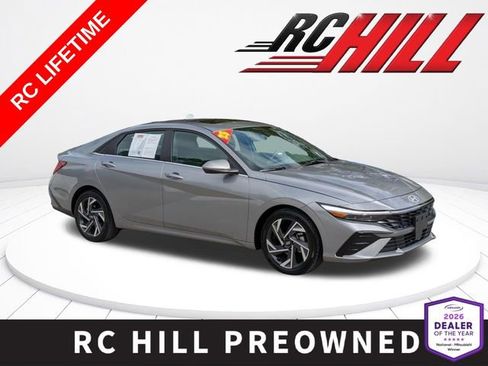 Used 2025 Hyundai Elantra SEL FWD image 1