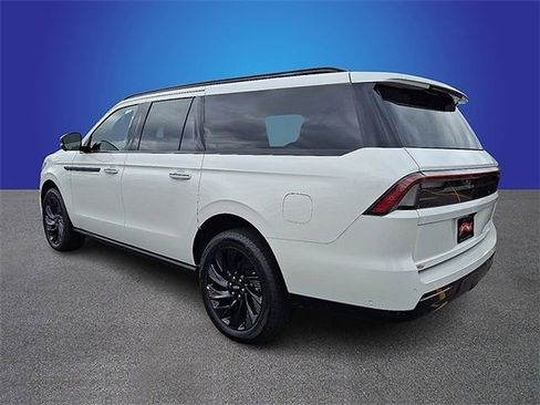 New 2025 Lincoln Navigator L Reserve w/ Jet Appearance Package image 4