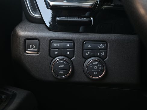 Used 2025 Chevrolet Silverado 2500 LTZ w/ LTZ Plus Package AWD/4WD image 29