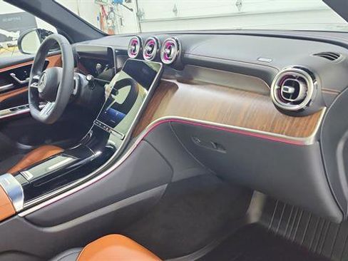 Used 2025 Mercedes-Benz GLC 300 image 27