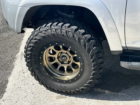Used 2021 Toyota 4Runner Venture AWD/4WD image 11