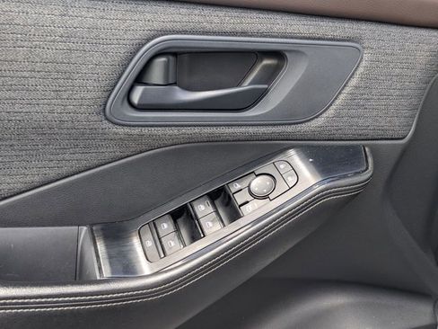 Used 2021 Nissan Rogue S FWD image 7