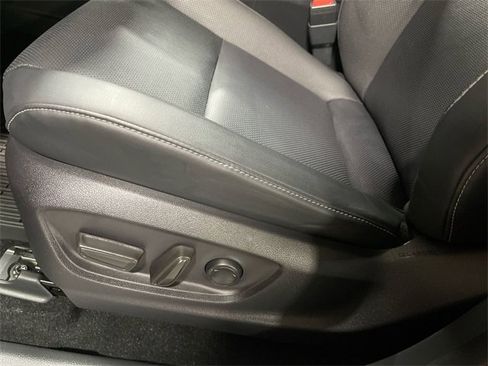 Used 2025 Toyota Crown Signia Limited image 12