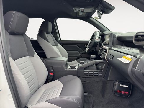 New 2025 Toyota Tacoma TRD Off-Road image 17