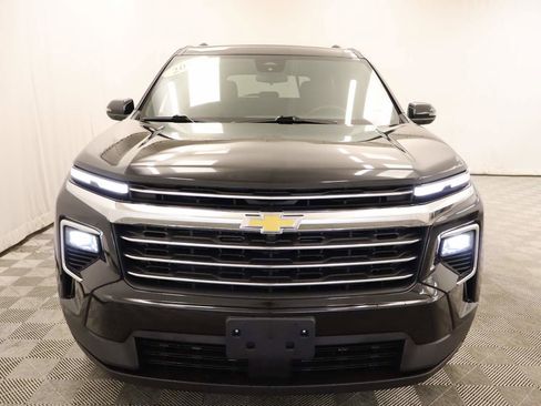 Used 2025 Chevrolet Traverse LT image 4