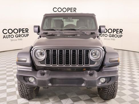 Used 2025 Jeep Wrangler Sport image 8