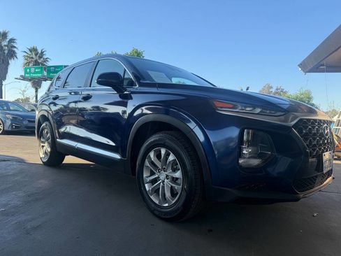 Used 2019 Hyundai Santa Fe SE image 9