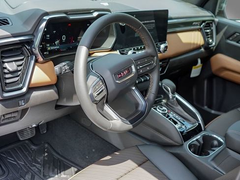 New 2026 GMC Canyon AT4 w/ Technology Plus Package AWD/4WD image 9