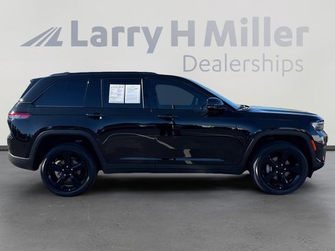 Used 2022 Jeep Grand Cherokee Altitude image 7