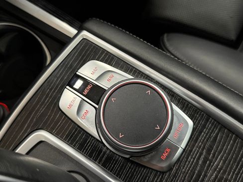 Used 2020 BMW 750i xDrive w/ Executive Package image 36