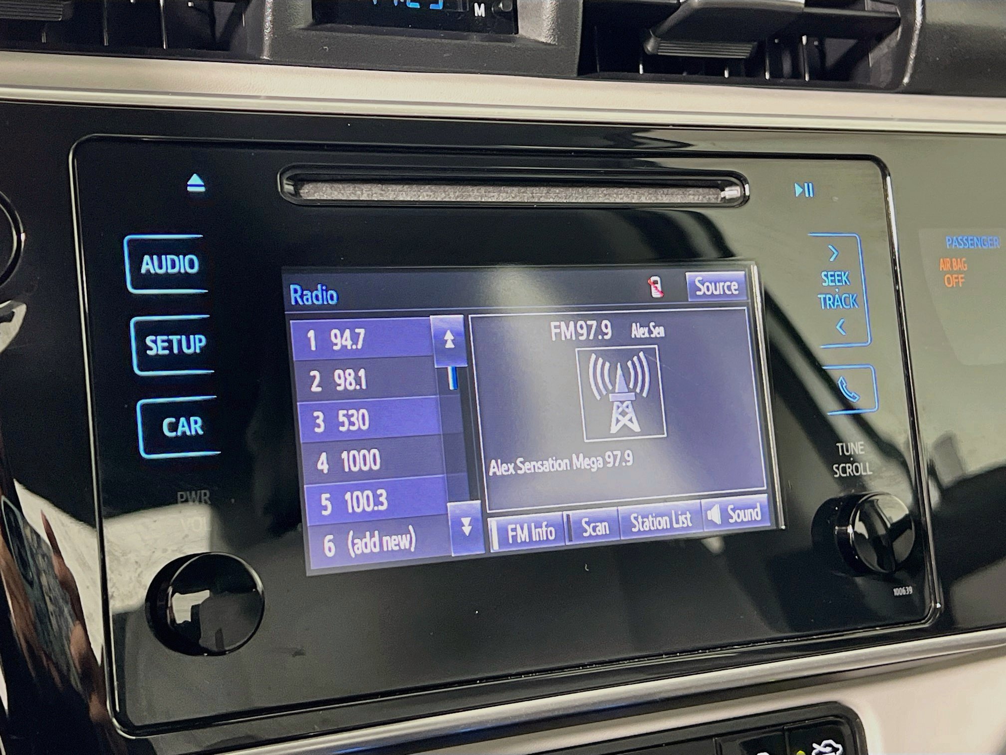 Certified 2019 Toyota Corolla LE FWD image 14