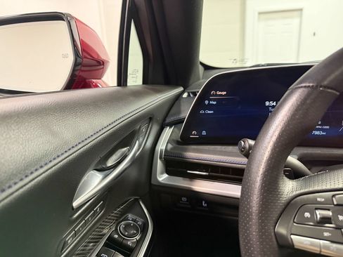 Used 2025 Cadillac XT4 Sport w/ LPO, Floor Liner Package AWD/4WD image 74