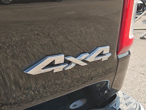Used 2020 RAM 1500 Big Horn AWD/4WD image 30