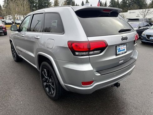Used 2020 Jeep Grand Cherokee Altitude AWD/4WD image 7