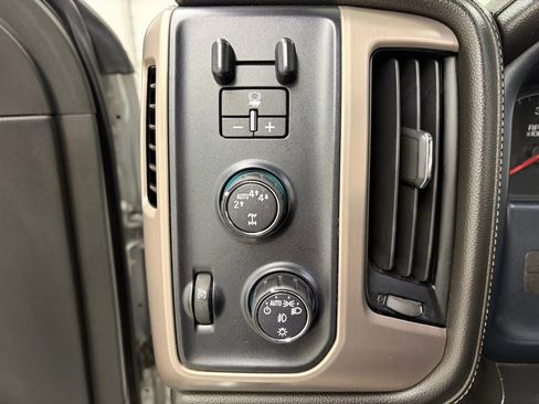 Used 2018 GMC Sierra 1500 Denali AWD/4WD image 23
