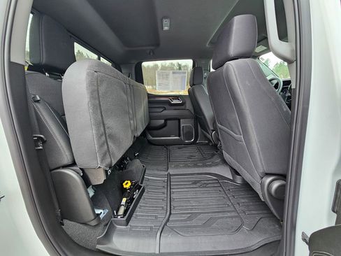 Certified 2025 GMC Sierra 1500 SLE w/ Preferred Package image 35