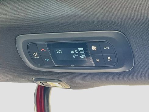 Used 2026 Chrysler Pacifica Limited w/ S Appearance Package FWD image 26