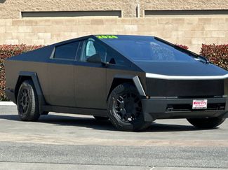 Used 2024 Tesla Cybertruck AWD Crew Cab video 2