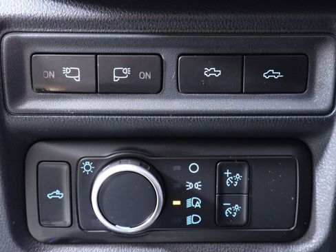 Used 2022 Ford F150 Lightning Lariat image 11