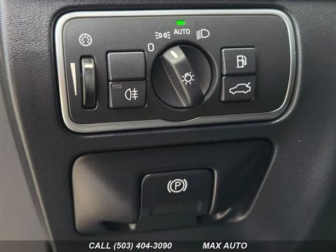 Used 2016 Volvo V60 T5 Cross Country w/ Convenience Package image 29