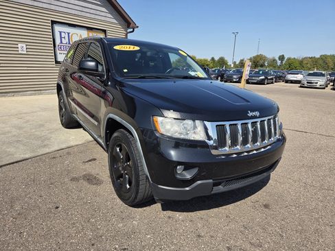 Used 2011 Jeep Grand Cherokee Laredo image 3