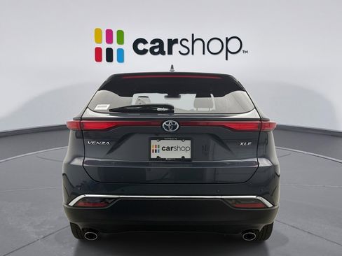 Used 2023 Toyota Venza XLE AWD/4WD image 3